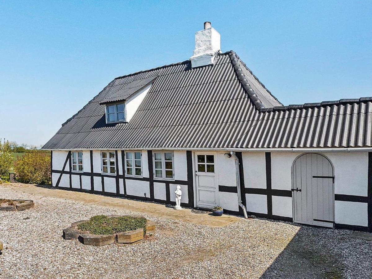 4 Person Holiday Home In Tranek R Tranekær Extérieur photo